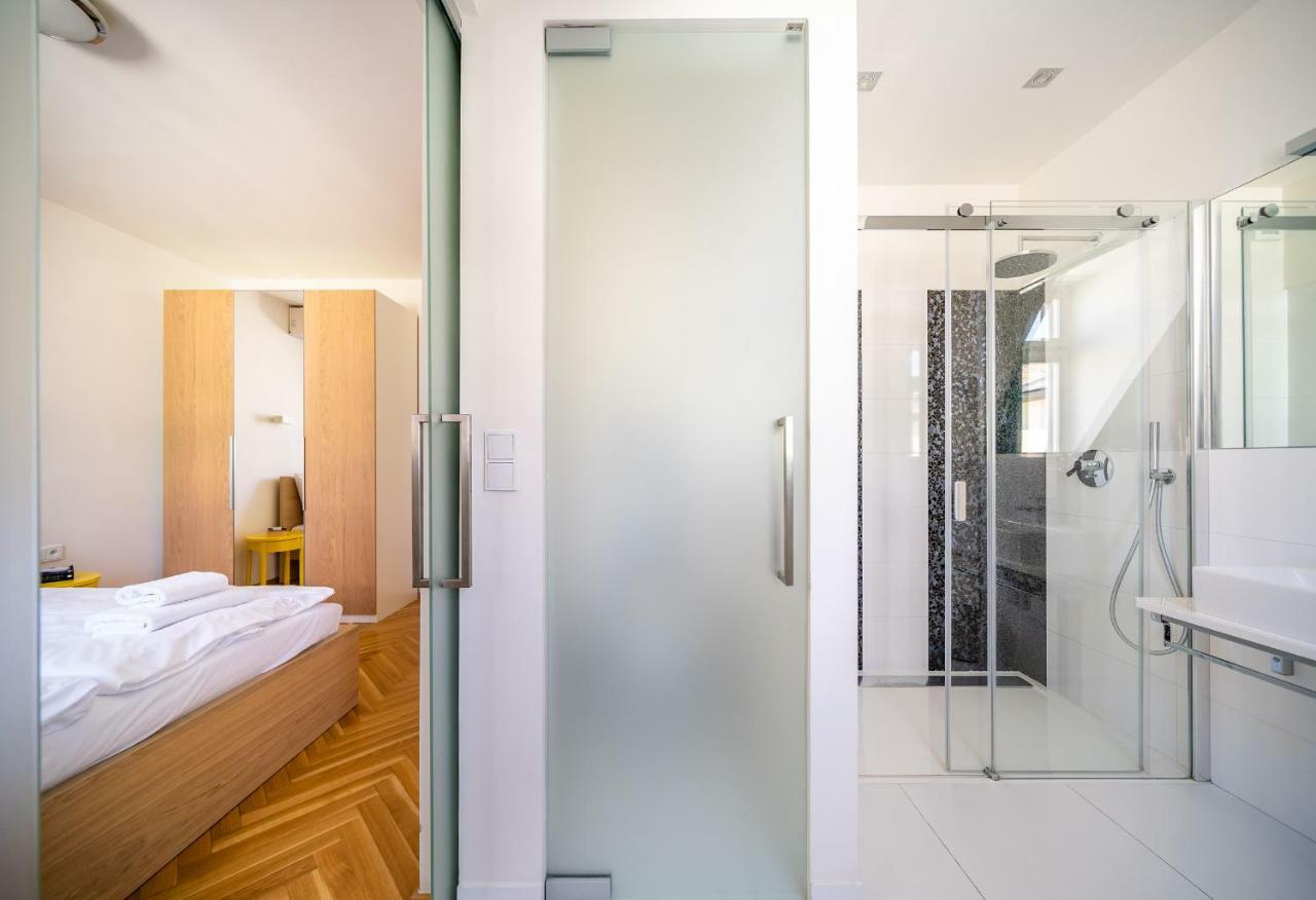Luxurious Woodrow Wilson Apt In Prague Centre Eksteriør billede